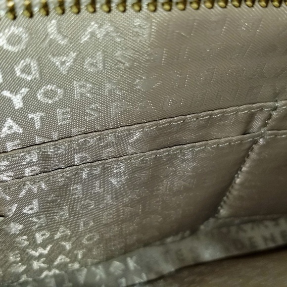 🎉Kate Spade New York Glossy Polka Dot bag - Picture 5 of 5